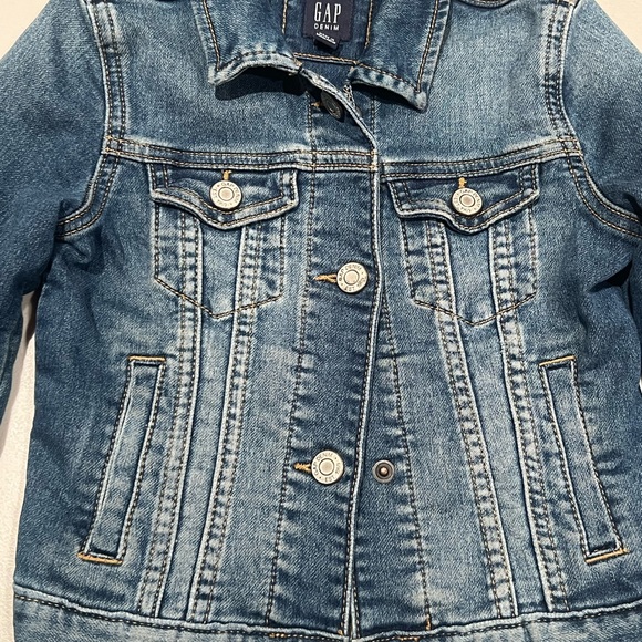 Girls GAP Jean jacket (like new) - Picture 4 of 10